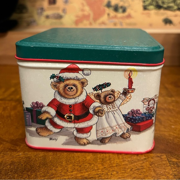 Potpourri Designs Vintage Christmas Bears Metal Tin - Picture 3 of 7